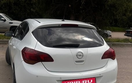 Opel Astra J, 2011 год, 650 000 рублей, 2 фотография