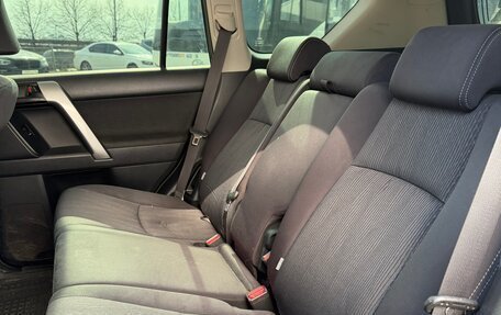 Toyota Land Cruiser Prado 150 рестайлинг 2, 2015 год, 3 780 000 рублей, 12 фотография