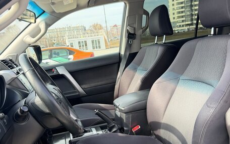 Toyota Land Cruiser Prado 150 рестайлинг 2, 2015 год, 3 780 000 рублей, 5 фотография