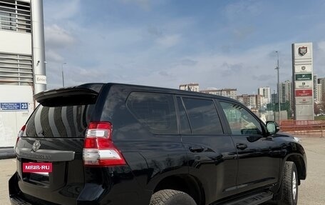Toyota Land Cruiser Prado 150 рестайлинг 2, 2015 год, 3 780 000 рублей, 4 фотография