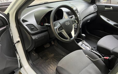 Hyundai Solaris II рестайлинг, 2013 год, 880 000 рублей, 13 фотография