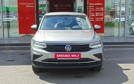 Volkswagen Tiguan II, 2021 год, 2 950 000 рублей, 2 фотография