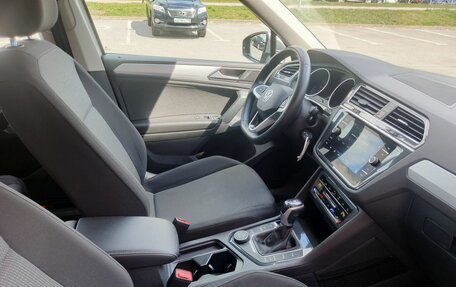 Volkswagen Tiguan II, 2021 год, 2 950 000 рублей, 14 фотография