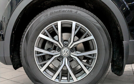Volkswagen Tiguan II, 2019 год, 2 350 000 рублей, 18 фотография