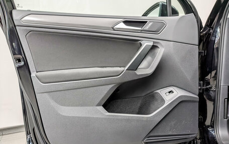 Volkswagen Tiguan II, 2019 год, 2 350 000 рублей, 19 фотография