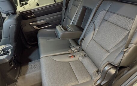 Toyota Sequoia, 2023 год, 13 900 000 рублей, 19 фотография