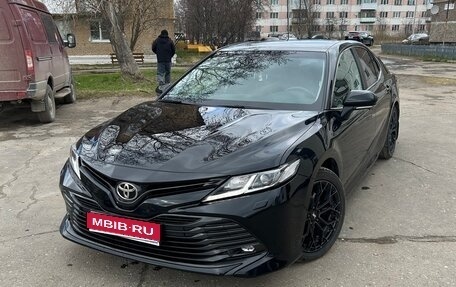 Toyota Camry, 2019 год, 2 850 000 рублей, 1 фотография