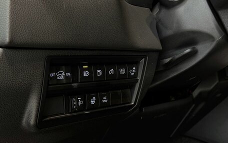 Toyota Sequoia, 2023 год, 13 900 000 рублей, 33 фотография