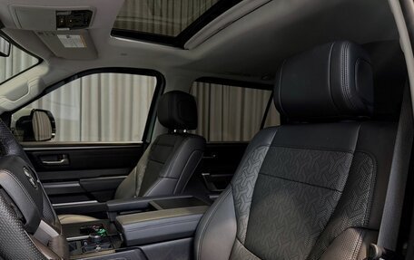 Toyota Sequoia, 2023 год, 13 900 000 рублей, 38 фотография
