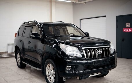 Toyota Land Cruiser Prado 150 рестайлинг 2, 2011 год, 3 324 000 рублей, 3 фотография