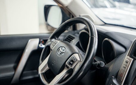Toyota Land Cruiser Prado 150 рестайлинг 2, 2011 год, 3 324 000 рублей, 23 фотография