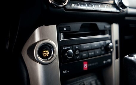 Toyota Land Cruiser Prado 150 рестайлинг 2, 2011 год, 3 324 000 рублей, 15 фотография