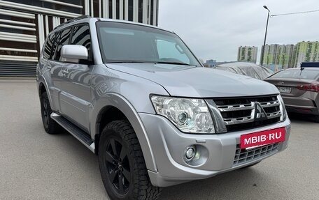 Mitsubishi Pajero IV, 2011 год, 1 899 000 рублей, 3 фотография
