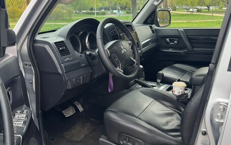 Mitsubishi Pajero IV, 2011 год, 1 899 000 рублей, 18 фотография