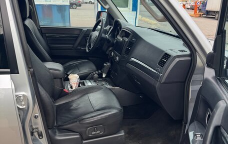 Mitsubishi Pajero IV, 2011 год, 1 899 000 рублей, 19 фотография