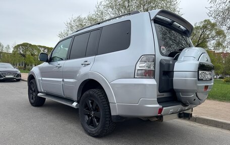 Mitsubishi Pajero IV, 2011 год, 1 899 000 рублей, 24 фотография