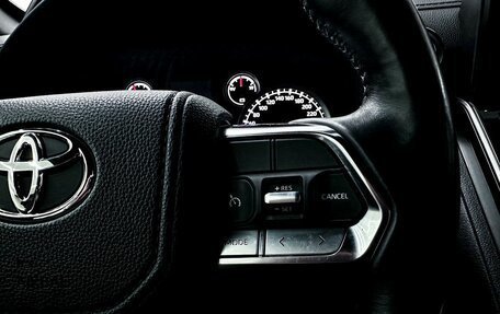 Toyota Land Cruiser, 2022 год, 10 500 000 рублей, 15 фотография