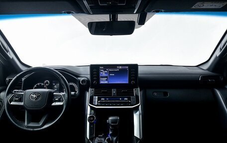 Toyota Land Cruiser, 2022 год, 10 500 000 рублей, 30 фотография