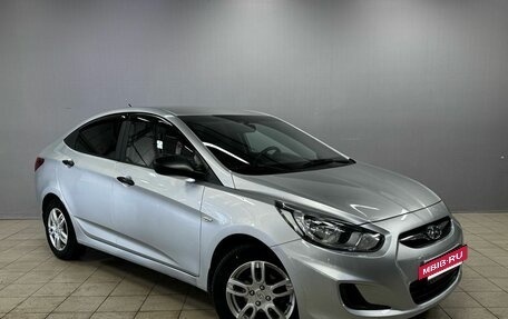 Hyundai Solaris II рестайлинг, 2013 год, 730 000 рублей, 3 фотография