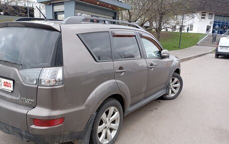 Mitsubishi Outlander III рестайлинг 3, 2010 год, 750 000 рублей, 3 фотография