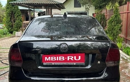Volkswagen Polo VI (EU Market), 2011 год, 650 000 рублей, 2 фотография
