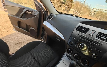 Mazda Axela, 2011 год, 790 000 рублей, 2 фотография