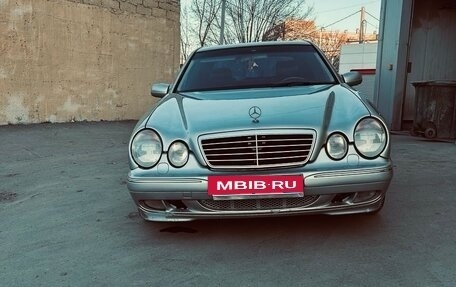 Mercedes-Benz E-Класс, 2000 год, 1 100 000 рублей, 2 фотография