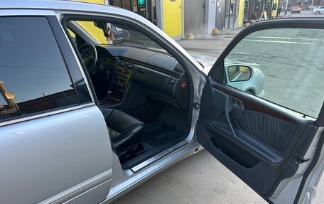 Mercedes-Benz E-Класс, 2000 год, 1 100 000 рублей, 9 фотография