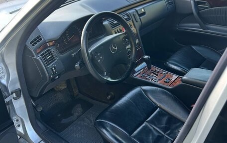 Mercedes-Benz E-Класс, 2000 год, 1 100 000 рублей, 11 фотография