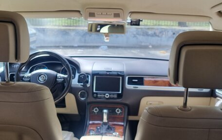Volkswagen Touareg III, 2011 год, 2 050 000 рублей, 4 фотография