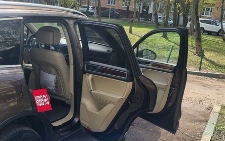 Volkswagen Touareg III, 2011 год, 2 050 000 рублей, 8 фотография