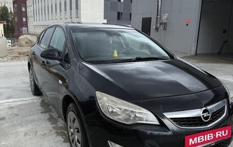 Opel Astra J, 2011 год, 710 000 рублей, 1 фотография