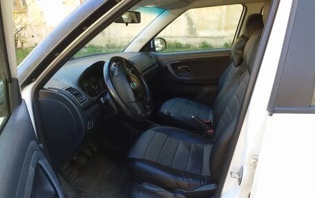 Skoda Fabia II, 2010 год, 369 000 рублей, 13 фотография