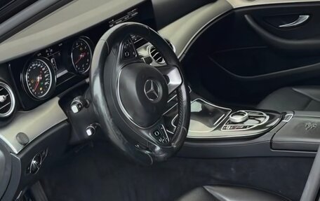 Mercedes-Benz E-Класс, 2018 год, 1 700 000 рублей, 8 фотография