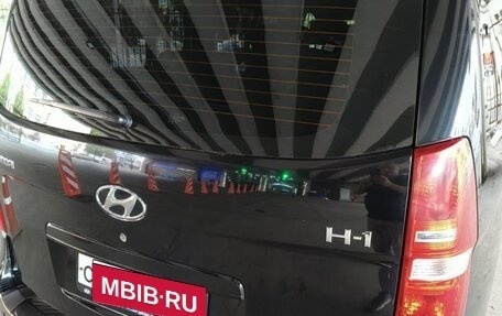 Hyundai H-1 II рестайлинг, 2015 год, 2 200 000 рублей, 10 фотография