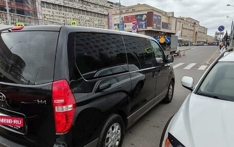 Hyundai H-1 II рестайлинг, 2015 год, 2 200 000 рублей, 16 фотография