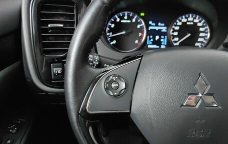 Mitsubishi Outlander III рестайлинг 3, 2020 год, 2 245 000 рублей, 19 фотография