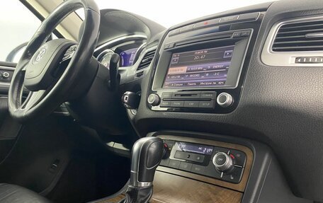 Volkswagen Touareg III, 2015 год, 2 700 000 рублей, 25 фотография