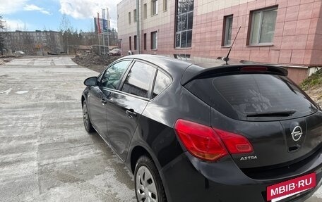 Opel Astra J, 2011 год, 710 000 рублей, 3 фотография