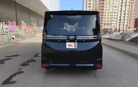Toyota Voxy, 2022 год, 3 890 000 рублей, 10 фотография