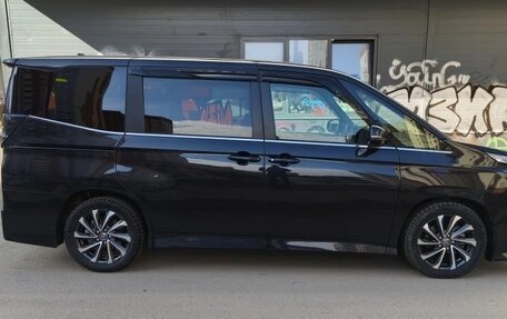 Toyota Voxy, 2022 год, 3 890 000 рублей, 4 фотография