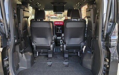 Toyota Voxy, 2022 год, 3 890 000 рублей, 16 фотография