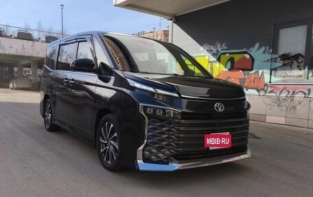 Toyota Voxy, 2022 год, 3 890 000 рублей, 8 фотография