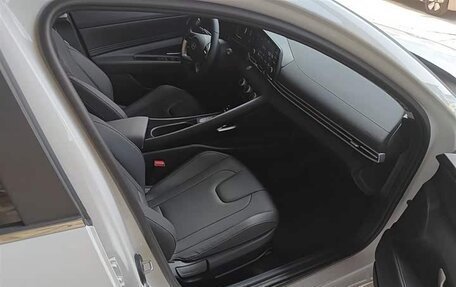 Hyundai Elantra, 2025 год, 1 715 000 рублей, 21 фотография