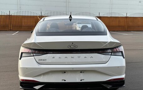 Hyundai Elantra, 2023 год, 1 950 000 рублей, 4 фотография
