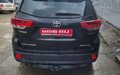 Toyota Highlander III, 2021 год, 5 120 000 рублей, 10 фотография