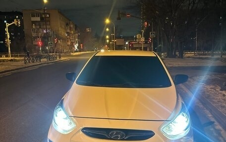 Hyundai Solaris II рестайлинг, 2013 год, 820 000 рублей, 3 фотография