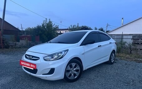 Hyundai Solaris II рестайлинг, 2013 год, 820 000 рублей, 2 фотография