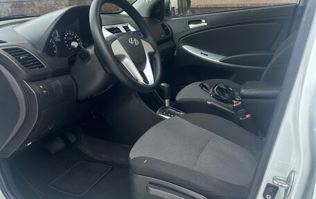Hyundai Solaris II рестайлинг, 2013 год, 820 000 рублей, 17 фотография