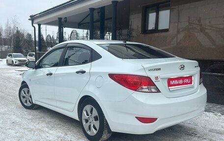 Hyundai Solaris II рестайлинг, 2013 год, 820 000 рублей, 21 фотография